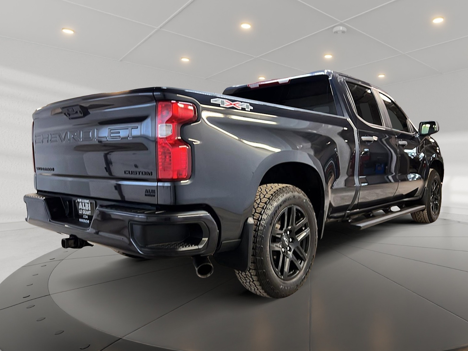 Chevrolet Silverado 1500 CUSTOM CREW CAB 4X4 2023 - image #4