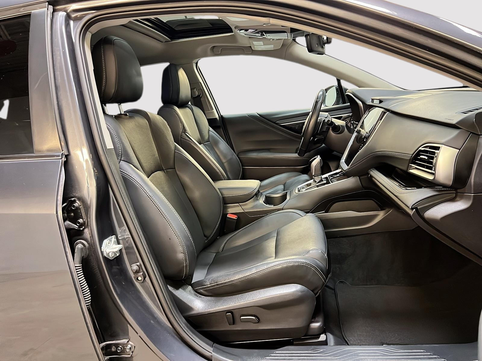 Subaru Outback LIMITED XT CUIR TOIT 4RM 2023 - image #8
