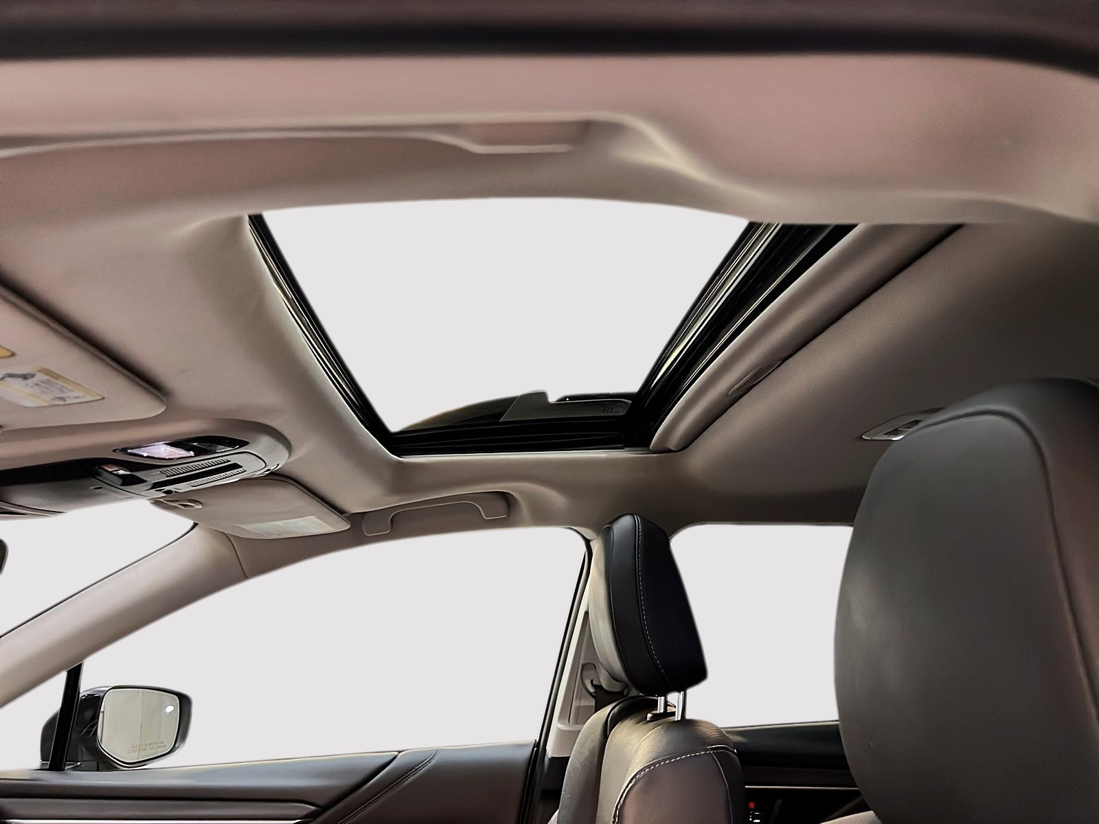 Subaru Outback LIMITED XT CUIR TOIT 4RM 2023 - image #10