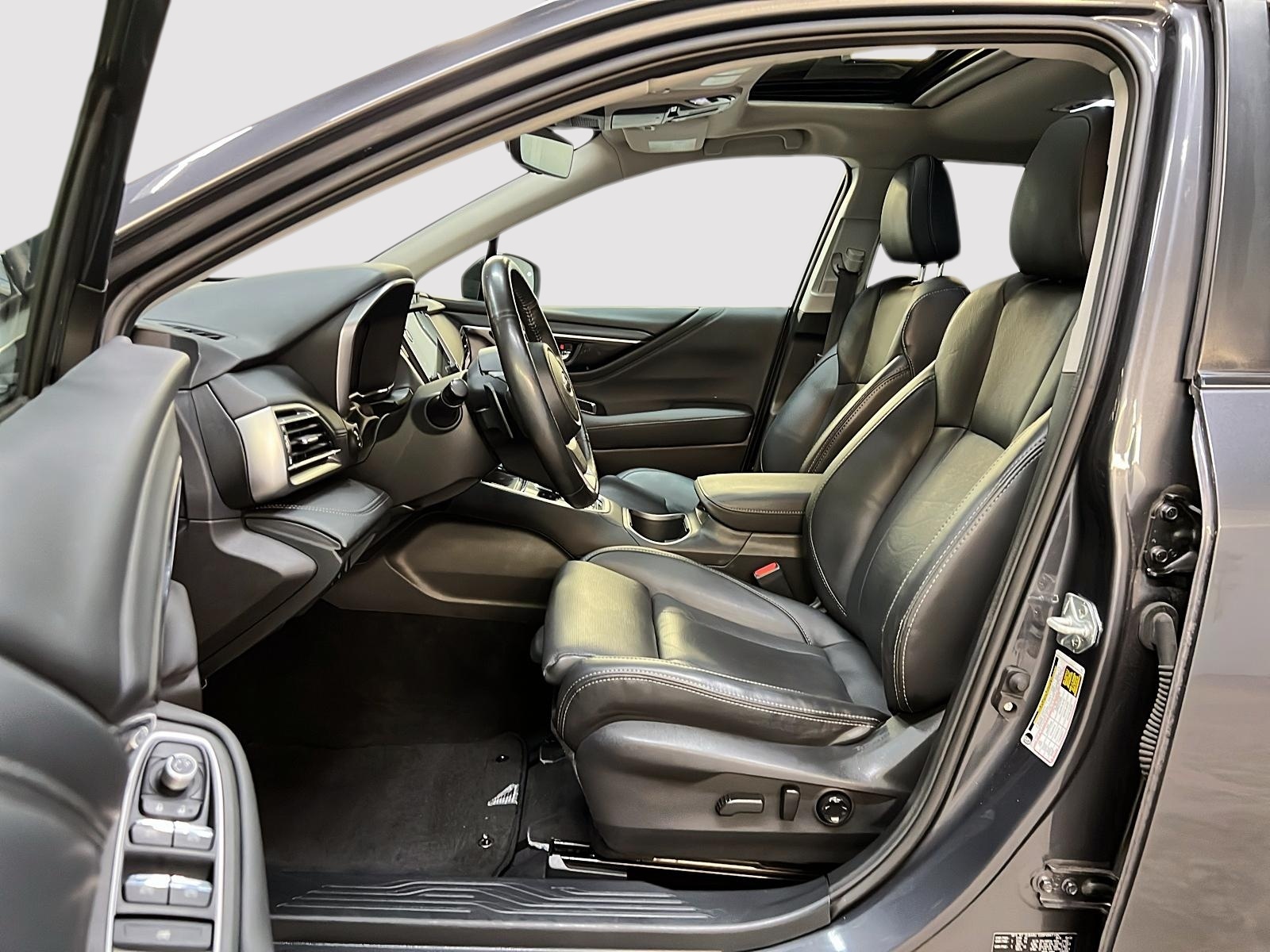 Subaru Outback LIMITED XT CUIR TOIT 4RM 2023 - image #7