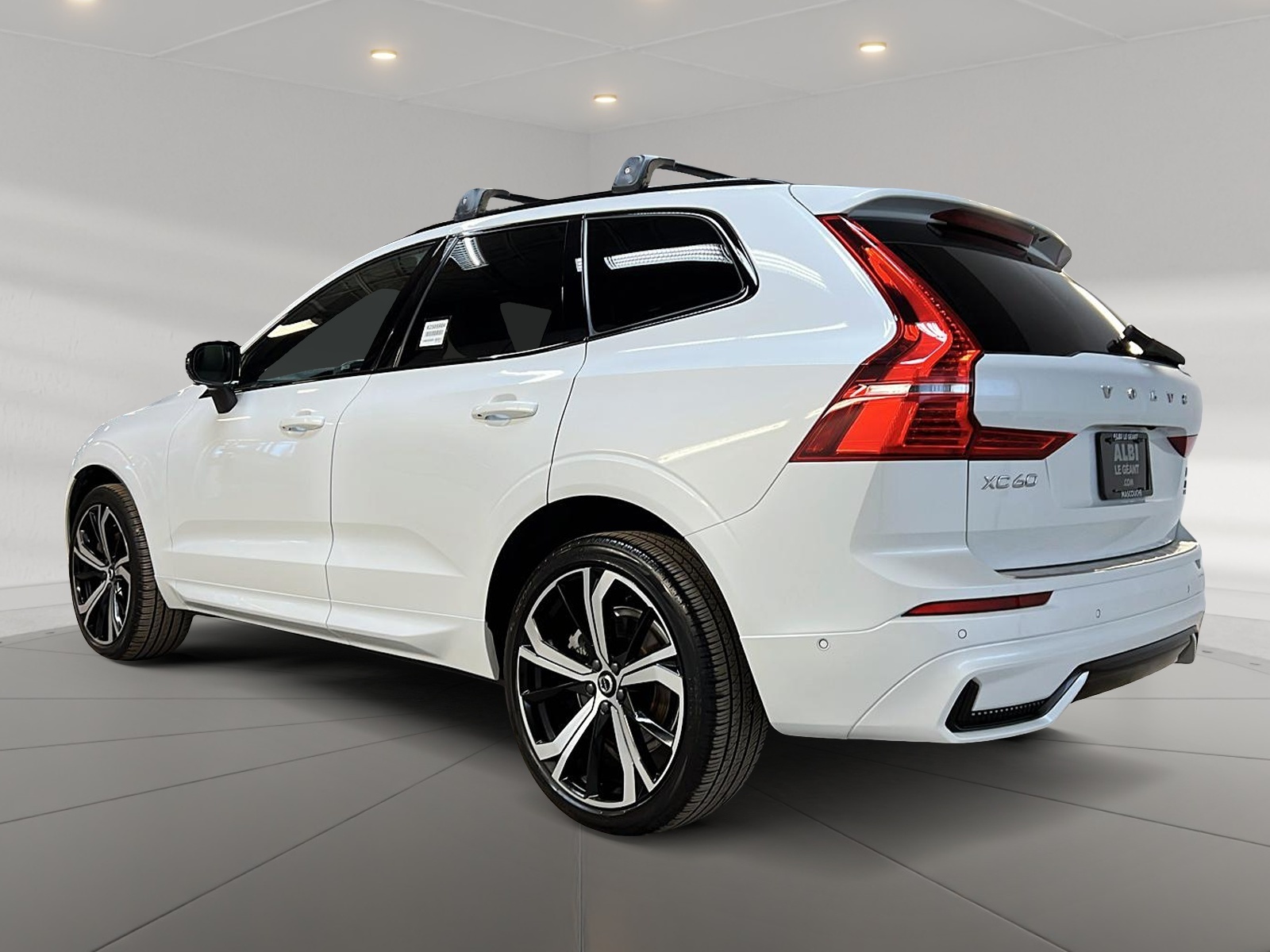 Volvo XC60 2023 - Image #6
