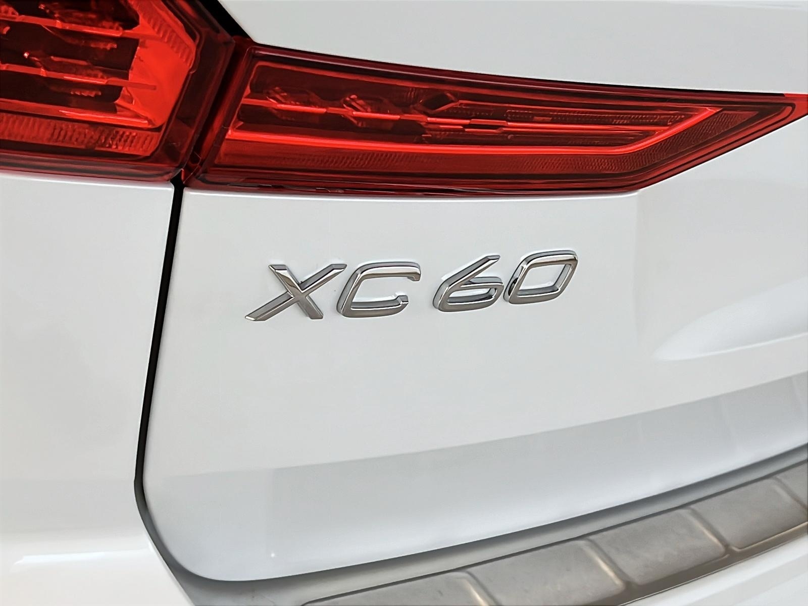 Volvo XC60 2023 - Image #28