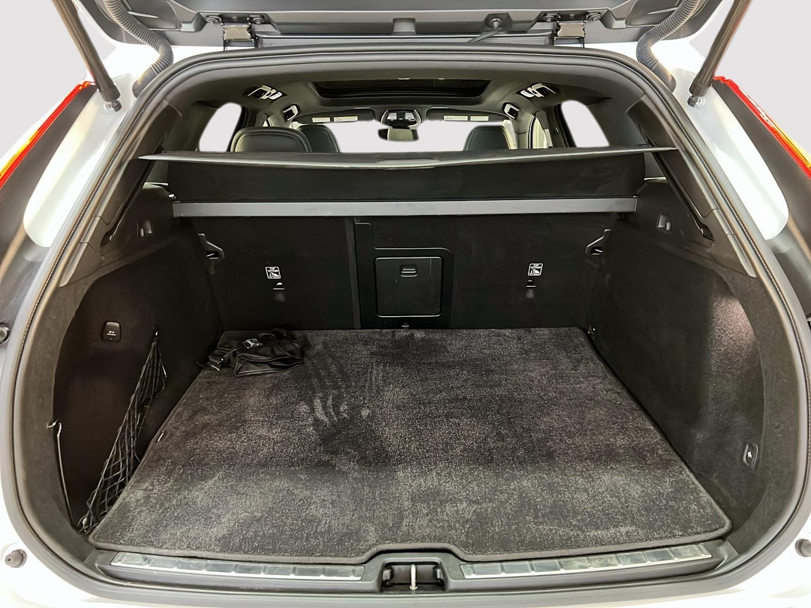 Volvo XC60 2023 - Image #14