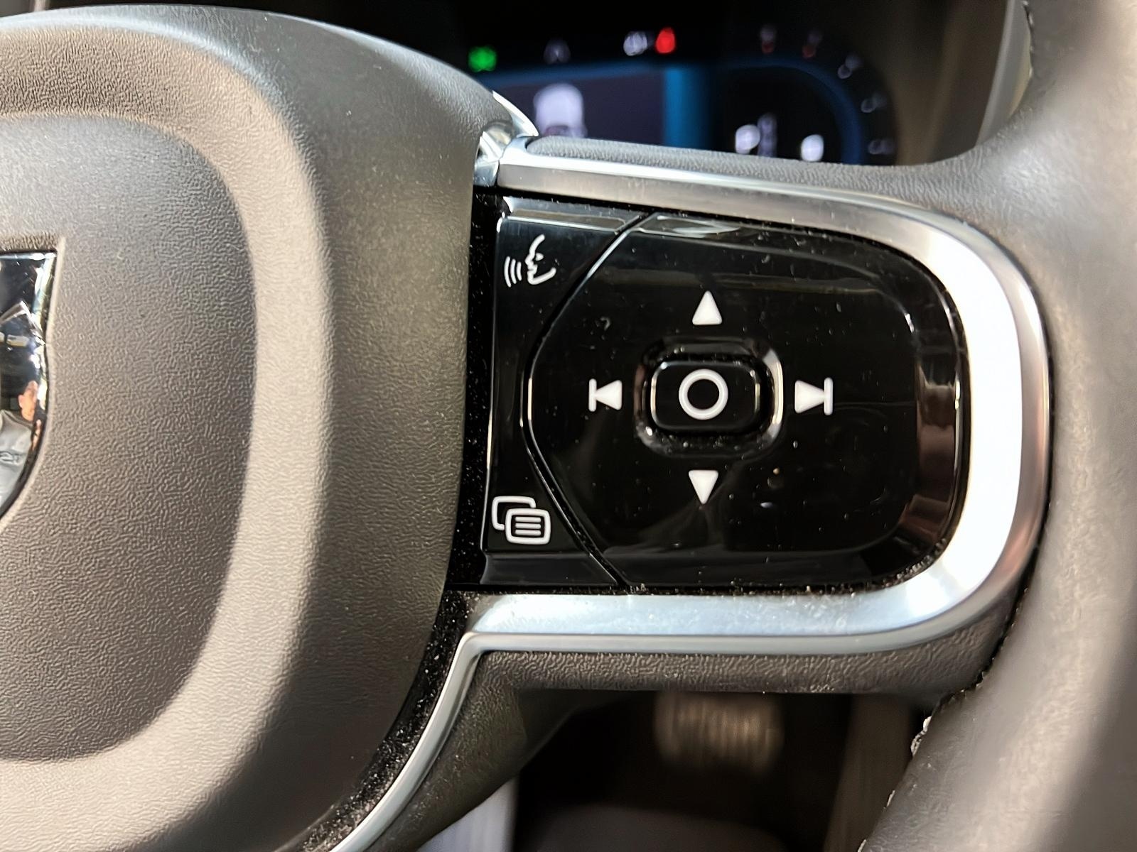 Volvo XC60 2023 - Image #21