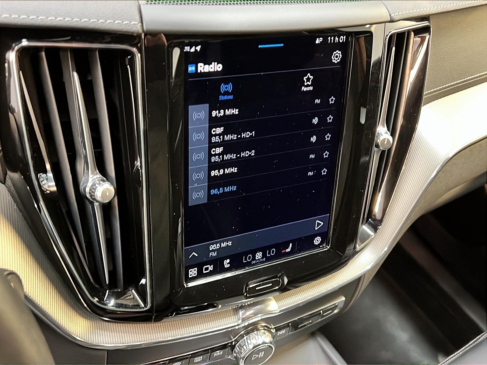 Volvo XC60 2023 - Image #17
