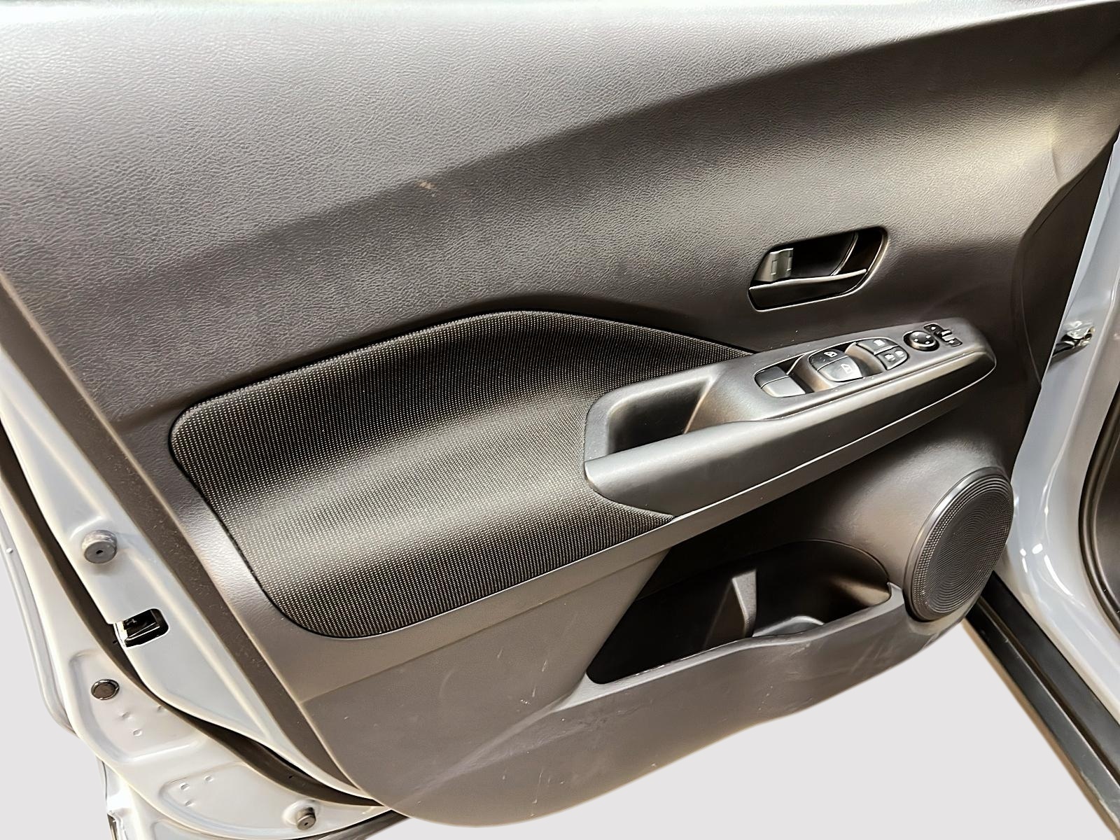 Nissan Kicks S 2024 - image #22
