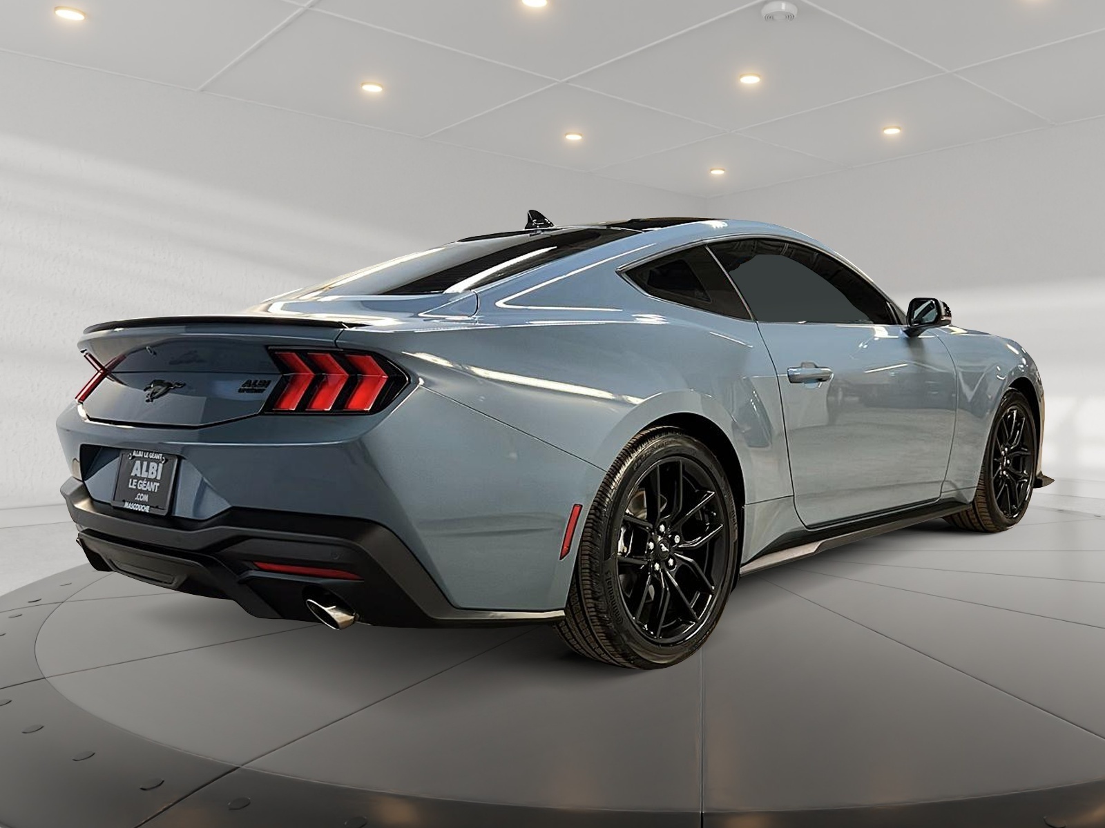 Ford Mustang ECOBOOST COUPE PREMIUM ENSEMBLE PONY CUIR NAV 2024 - image #4