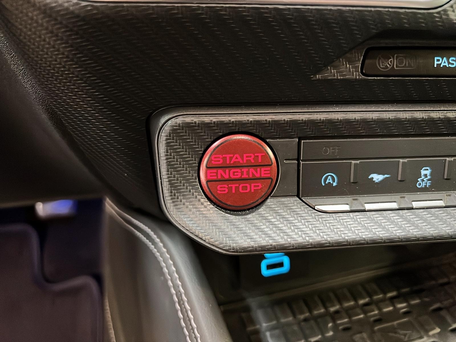 Ford Mustang ECOBOOST COUPE PREMIUM ENSEMBLE PONY CUIR NAV 2024 - image #18