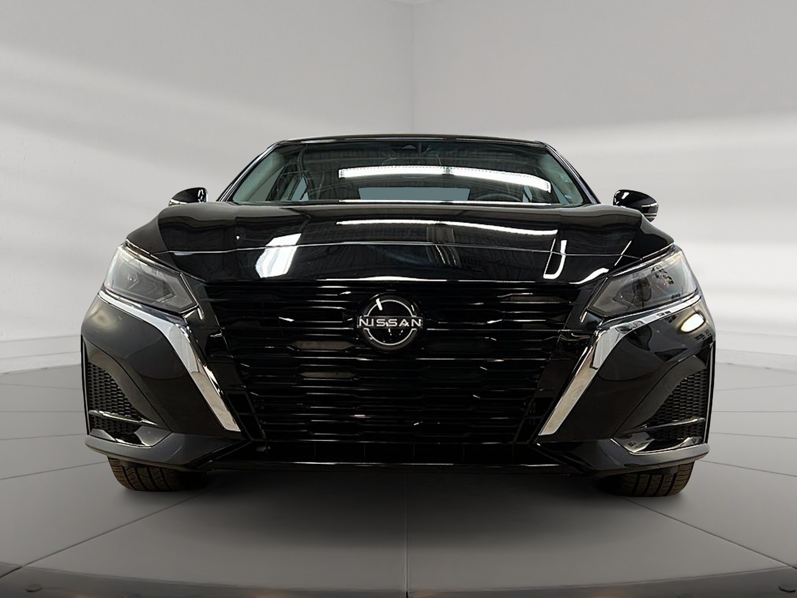 Nissan Altima PLATINUM CUIR TOIT NAV 4RM 2024 - image #2