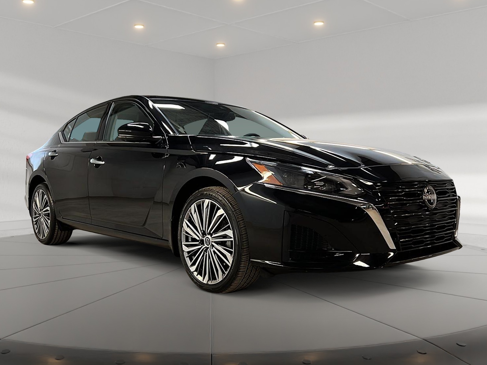 Nissan Altima PLATINUM CUIR TOIT NAV 4RM 2024 - image #3