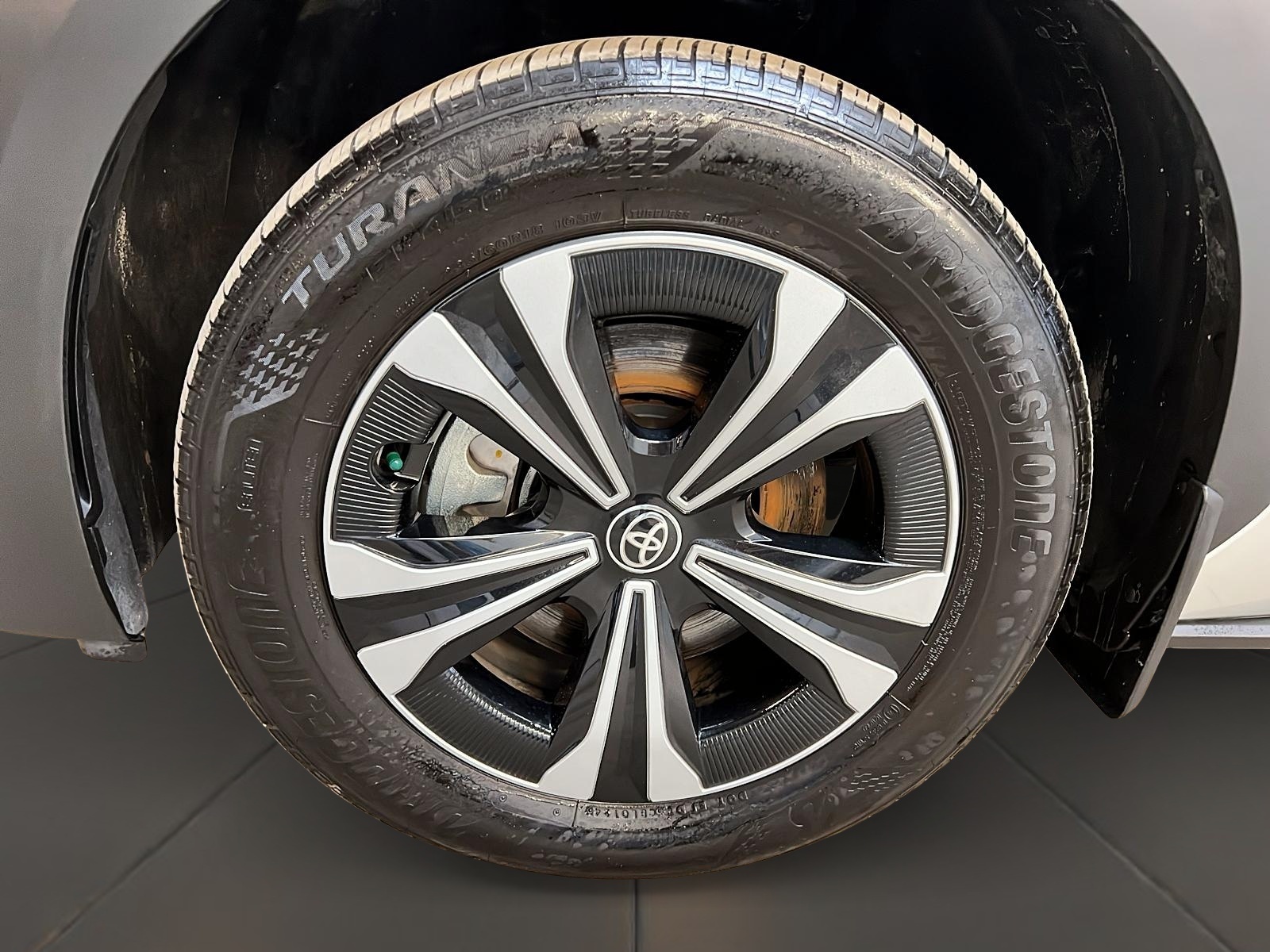 Toyota bZ4X LE 2024 - image #27