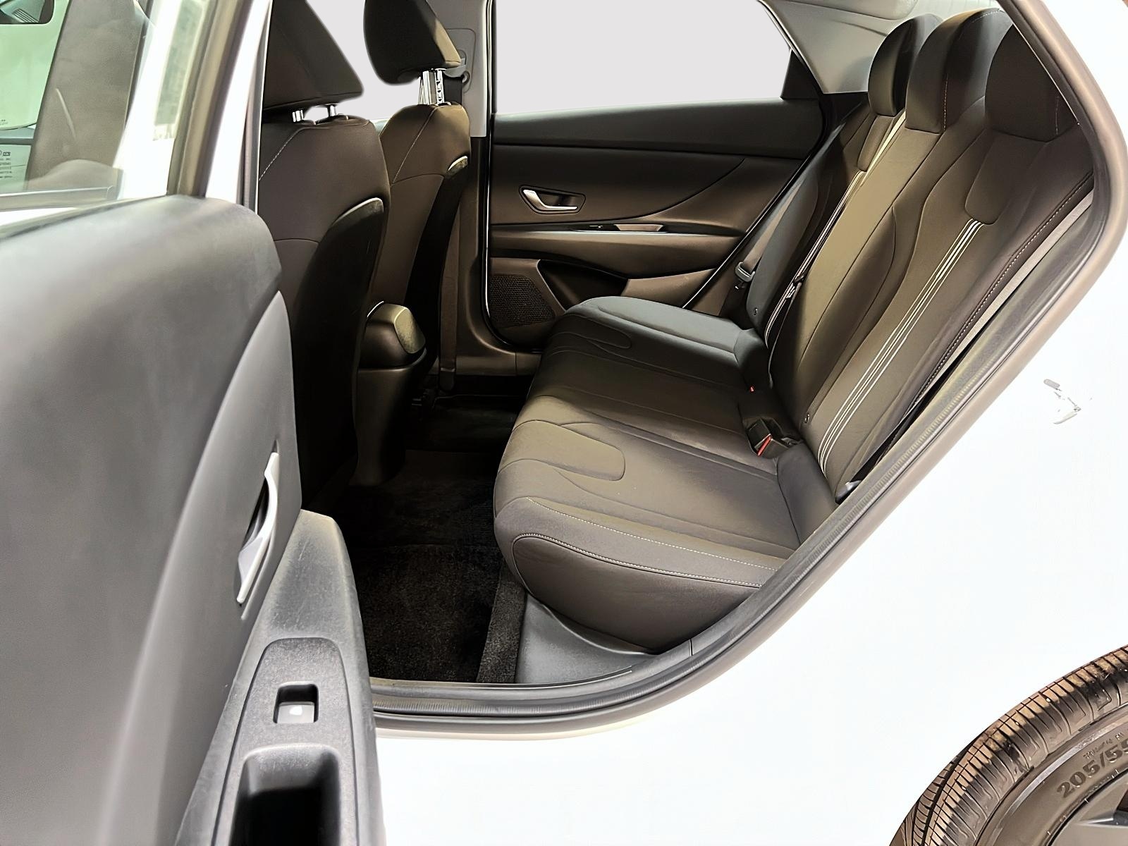 Hyundai Elantra 2023 - Image #9
