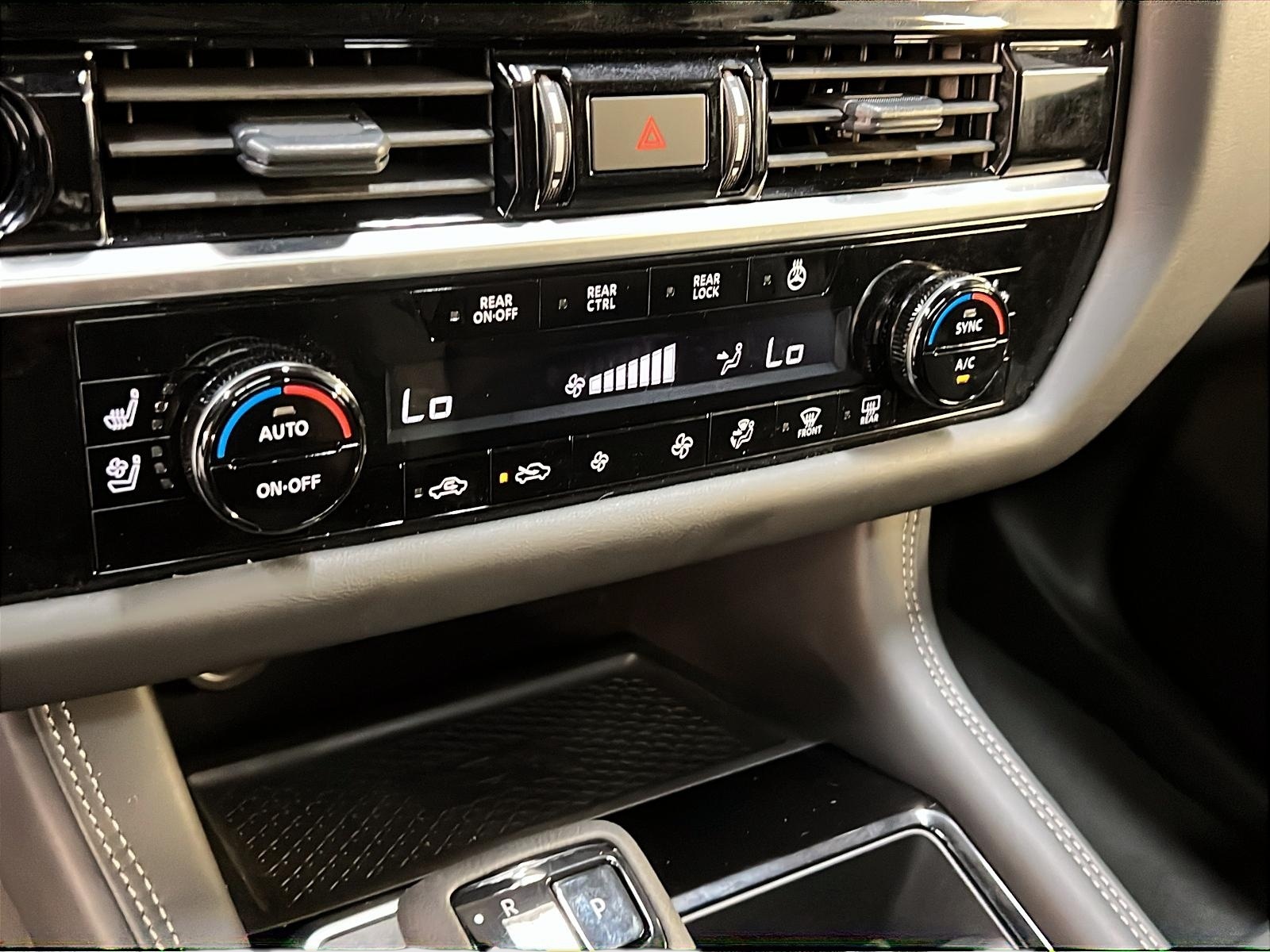 Nissan Pathfinder PLATINUM CUIR TOIT PANO NAV 4RM 2025 - image #18