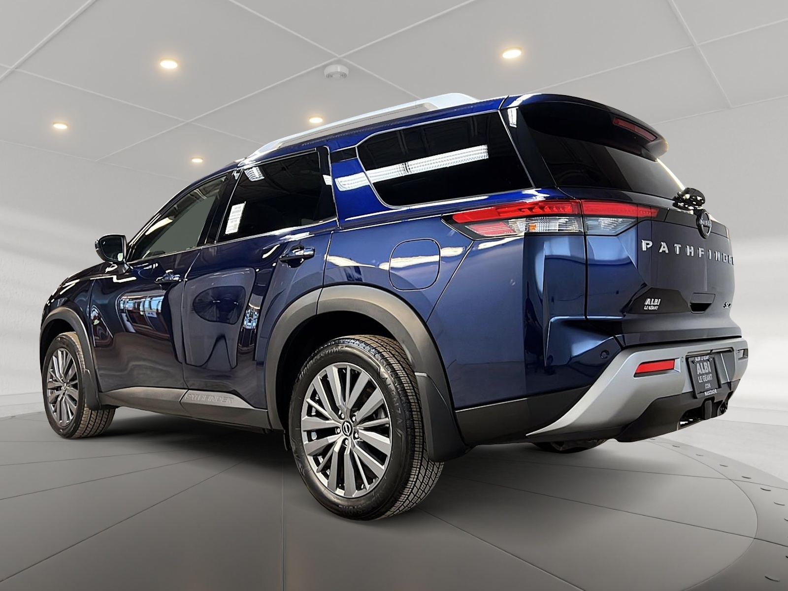 Nissan Pathfinder SL PREMIUM CUIR TOIT PANO NAV 4RM 2024 - image #6
