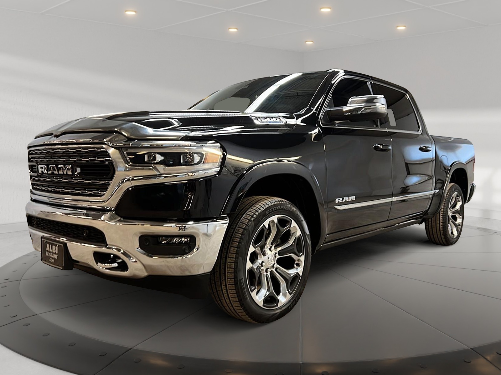 RAM 1500 LIMITED 5.7 HEMI eTORQUE CREW CAB CUIR NAV 4X4 2023 - image #1
