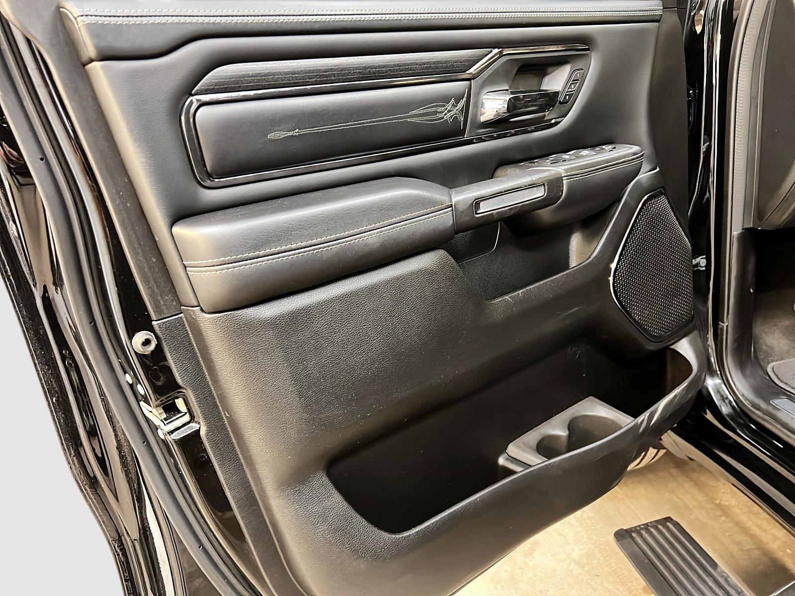 RAM 1500 LIMITED 5.7 HEMI eTORQUE CREW CAB CUIR NAV 4X4 2023 - image #23