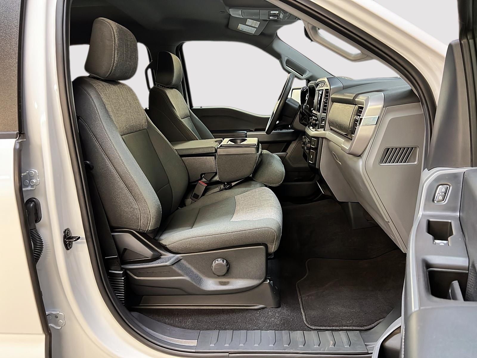 Ford F-150 XLT SUPER CREW NAV 4X4 2023 - image #8