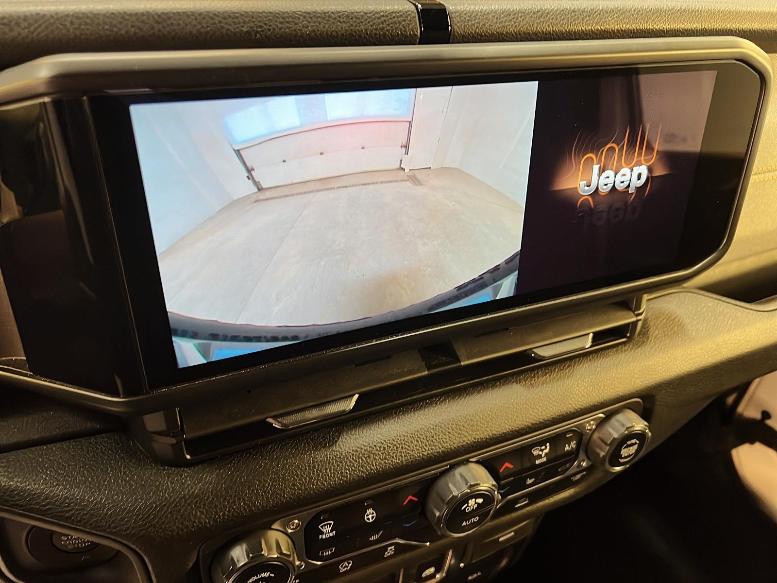 Jeep Wrangler 2024 - Image #17