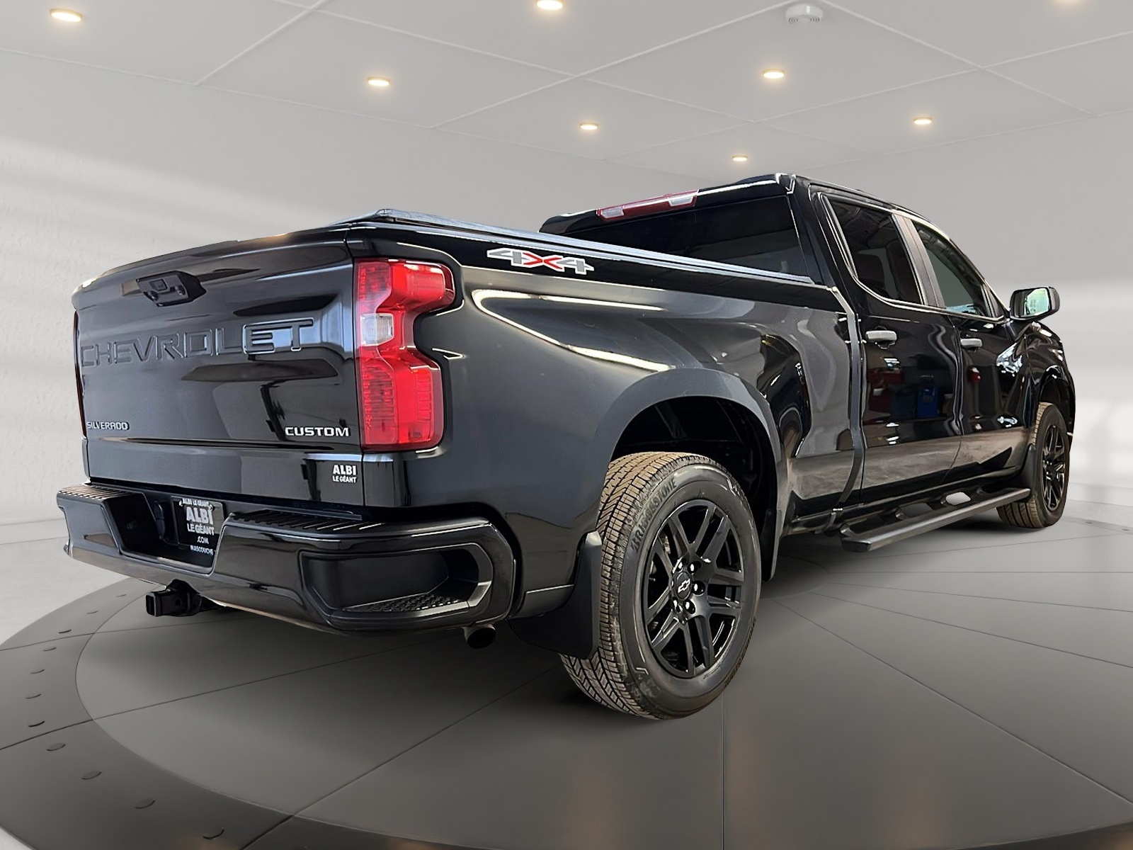 Chevrolet Silverado 1500 CUSTOM CREW CAB 4X4 2023 - image #4