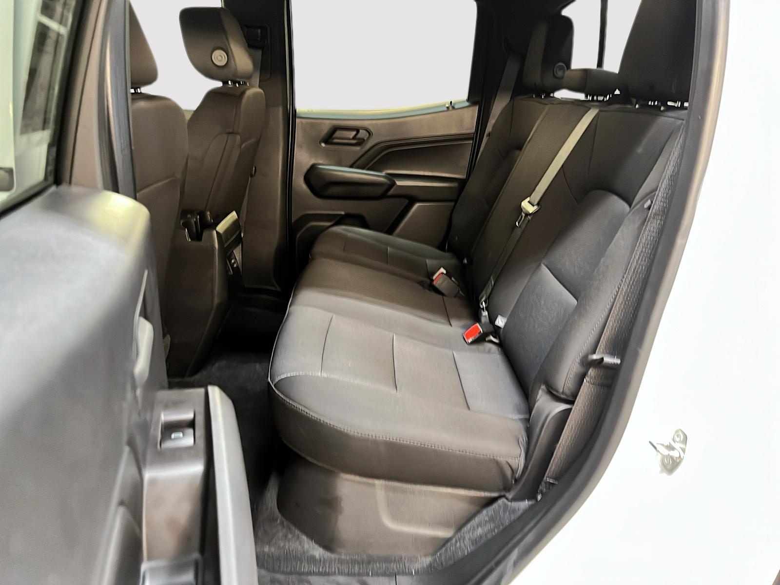 Chevrolet Colorado WT PREFERRED CREW CAB 4X4 2023 - image #9