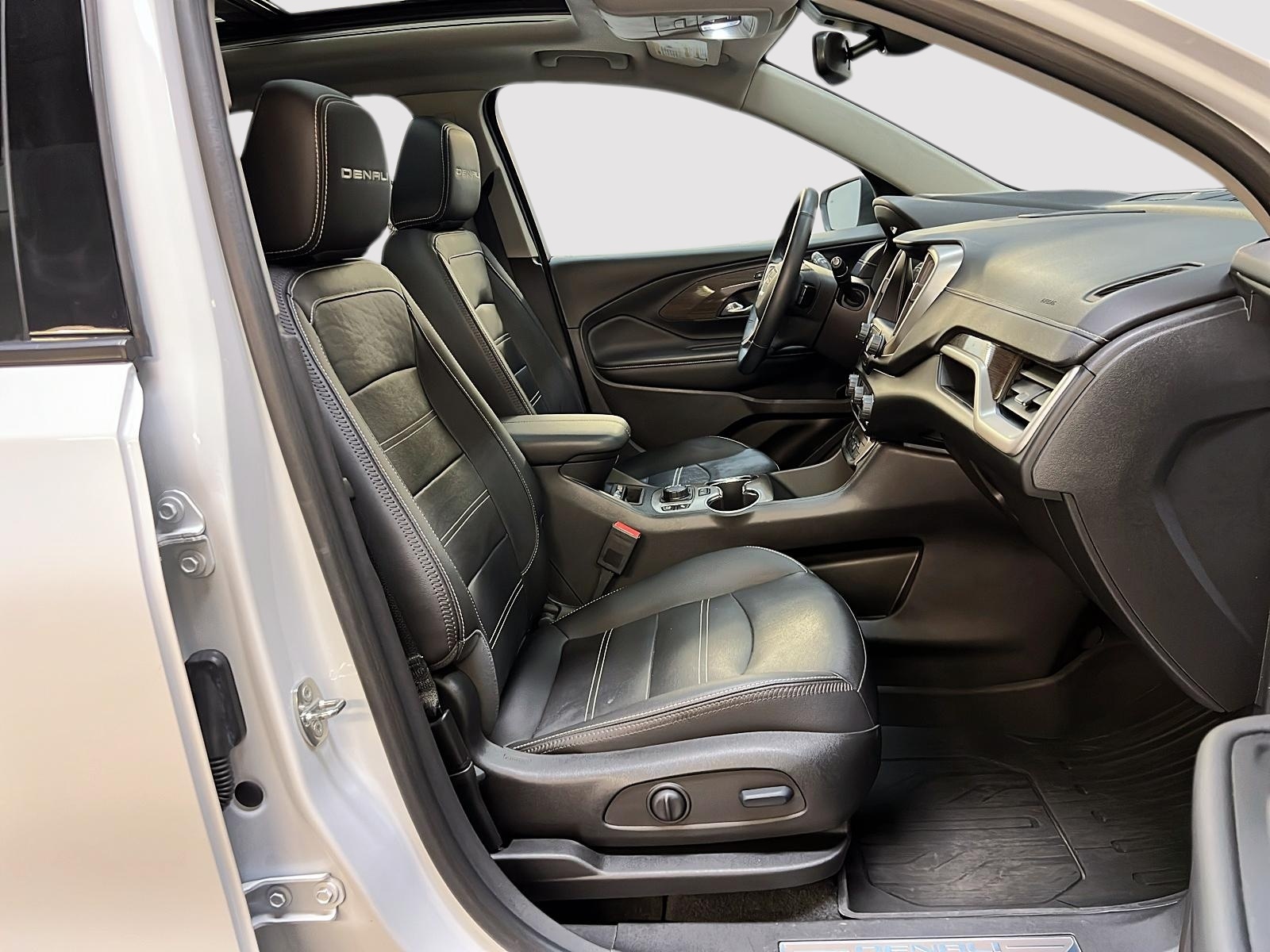 GMC Terrain 2023 - Image #8