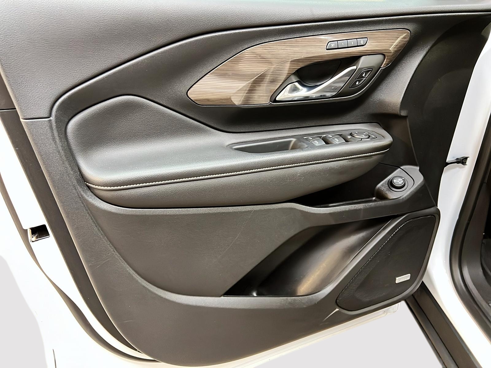 GMC Terrain 2023 - Image #25