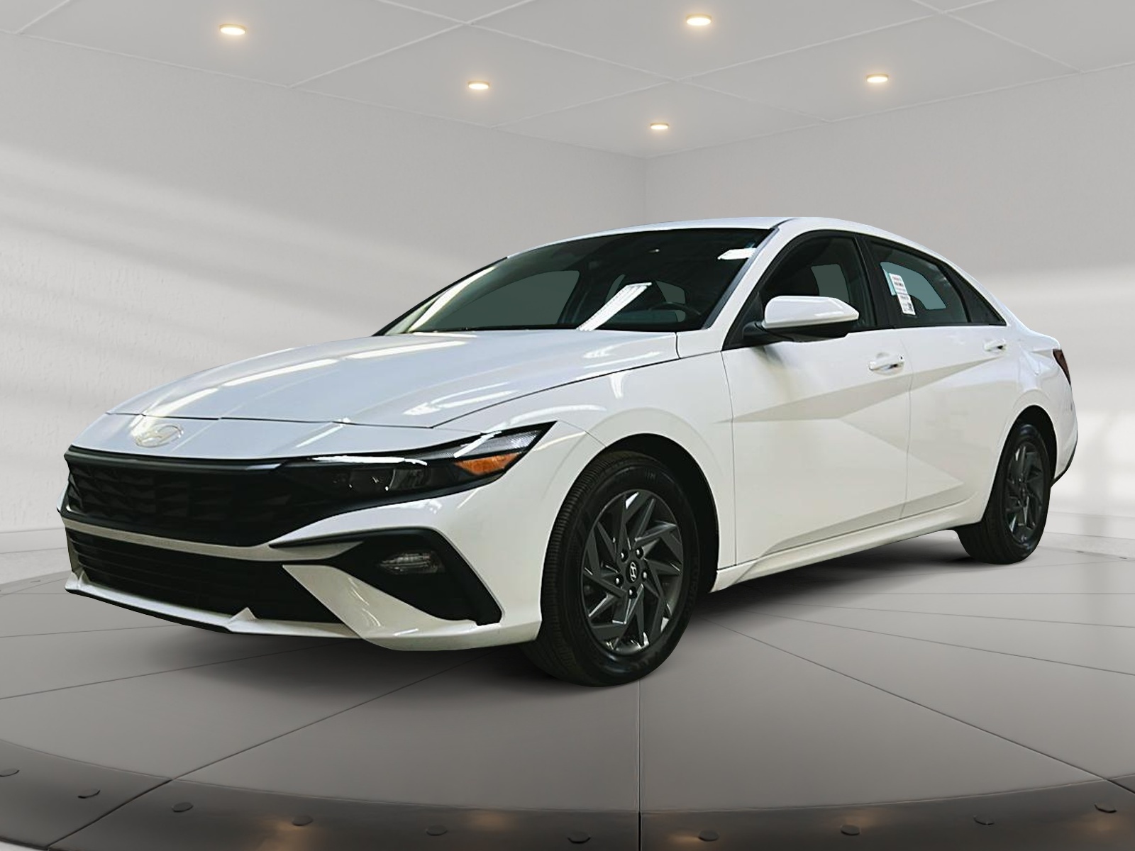 Hyundai Elantra 2024 - Image #1