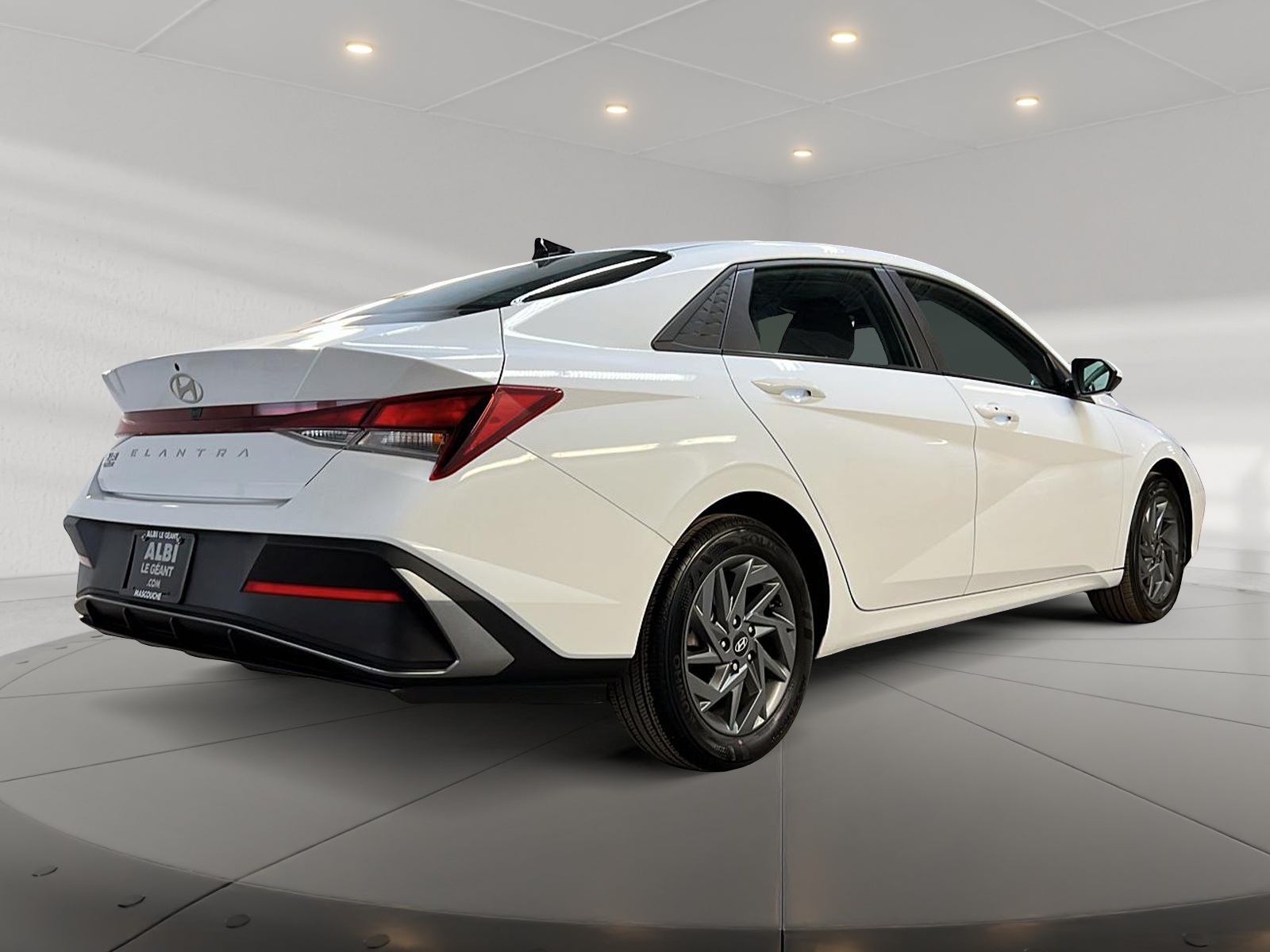 Hyundai Elantra 2024 - Image #4