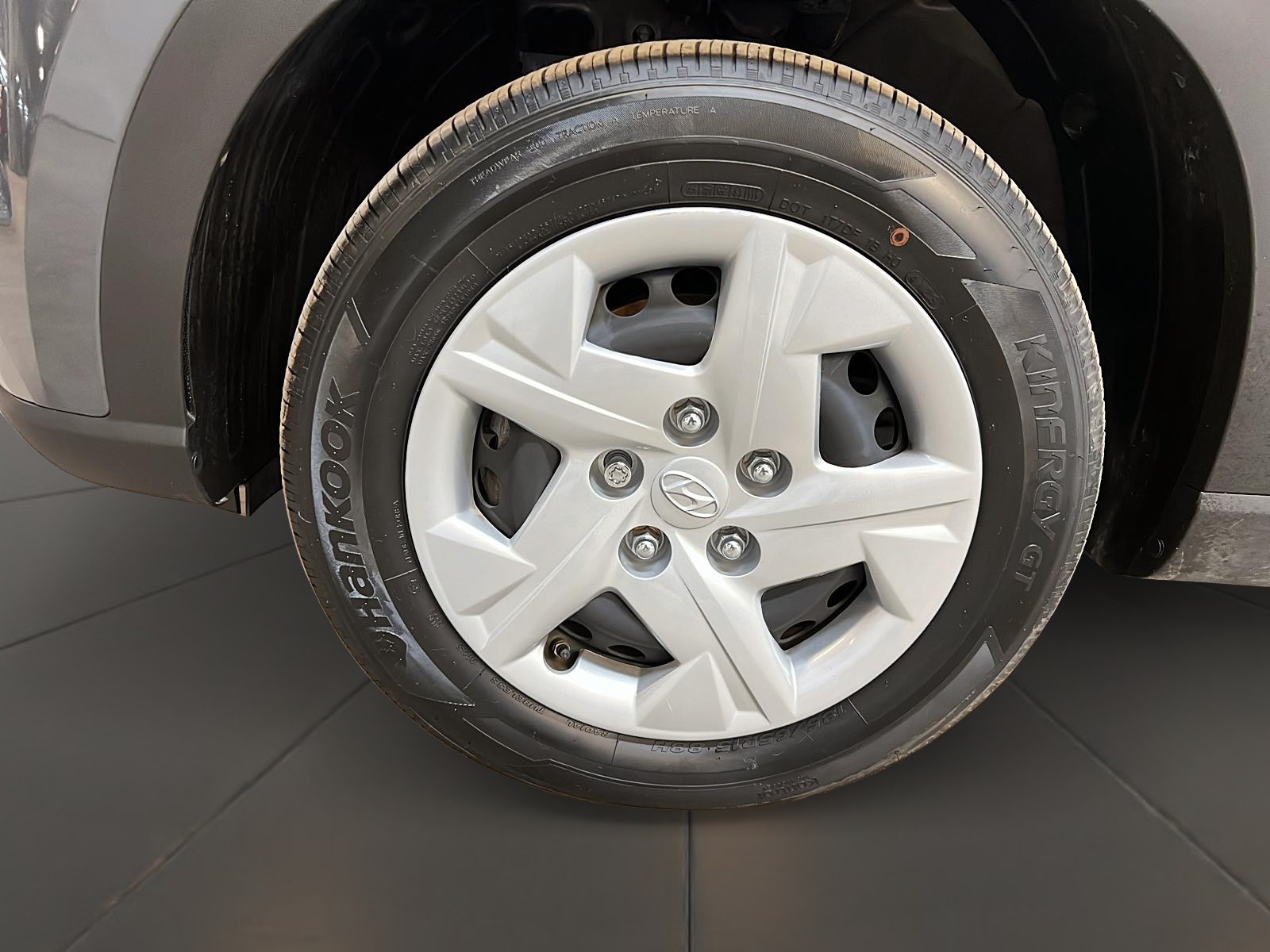 Hyundai Venue ESSENTIAL 2024 - image #23