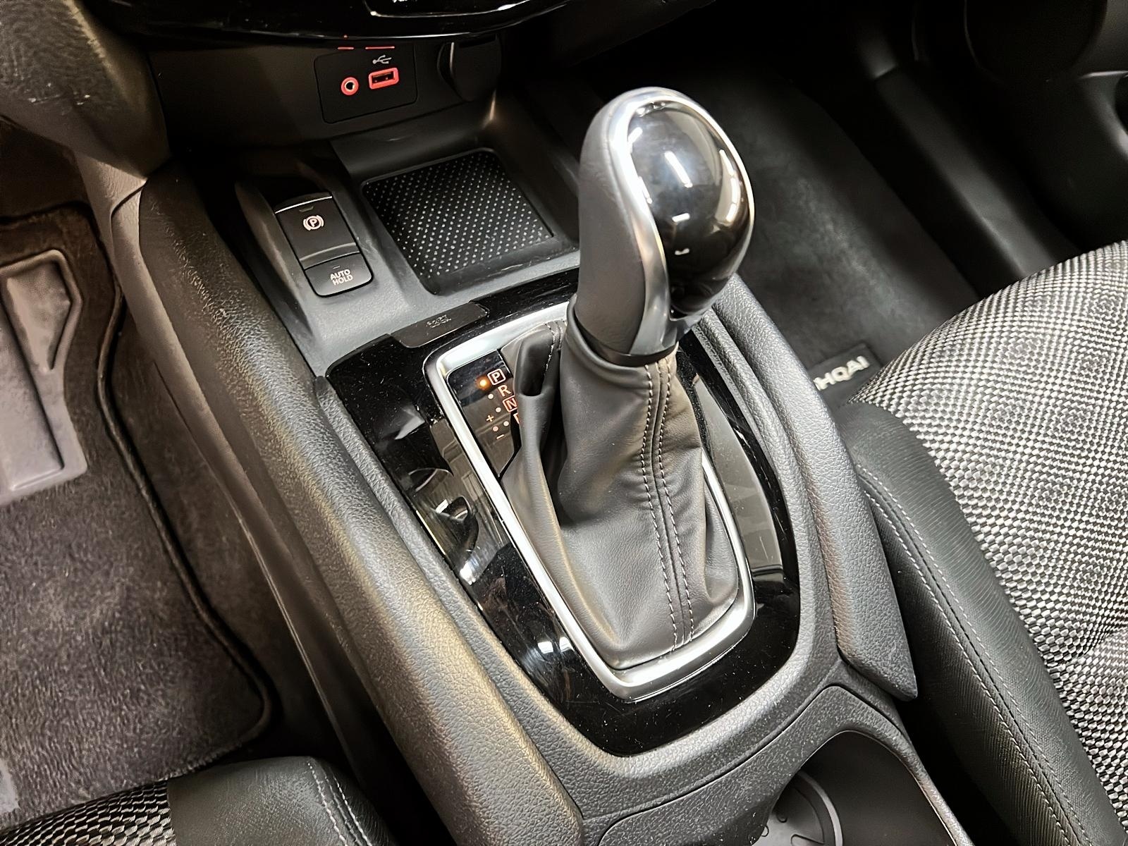 Nissan Qashqai SV TOIT 4RM 2022 - image #14