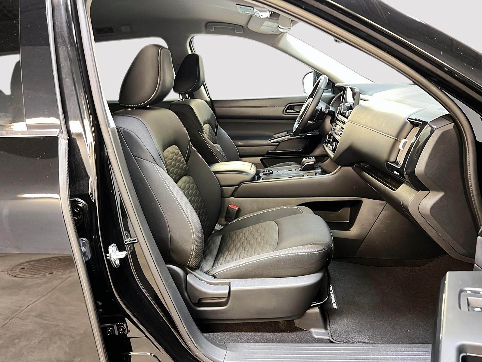 Nissan Pathfinder S 4RM 2023 - image #8