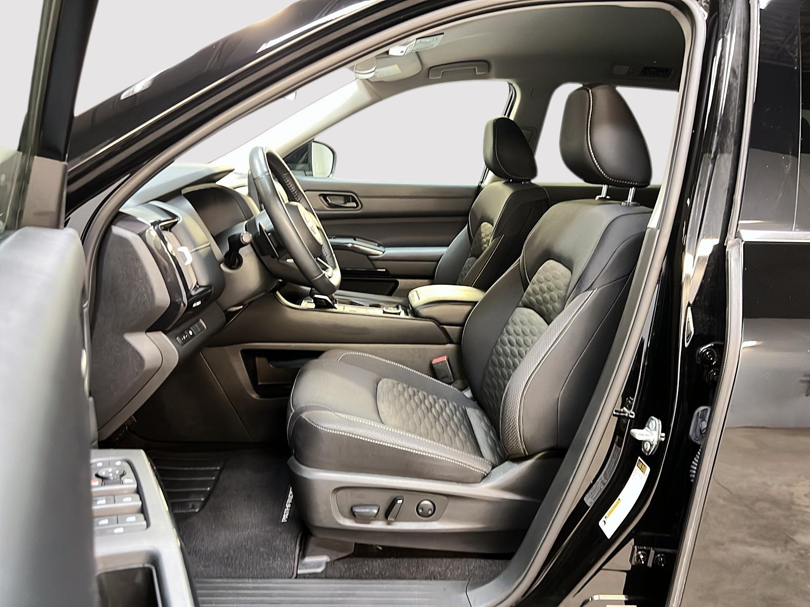 Nissan Pathfinder S 4RM 2023 - image #7