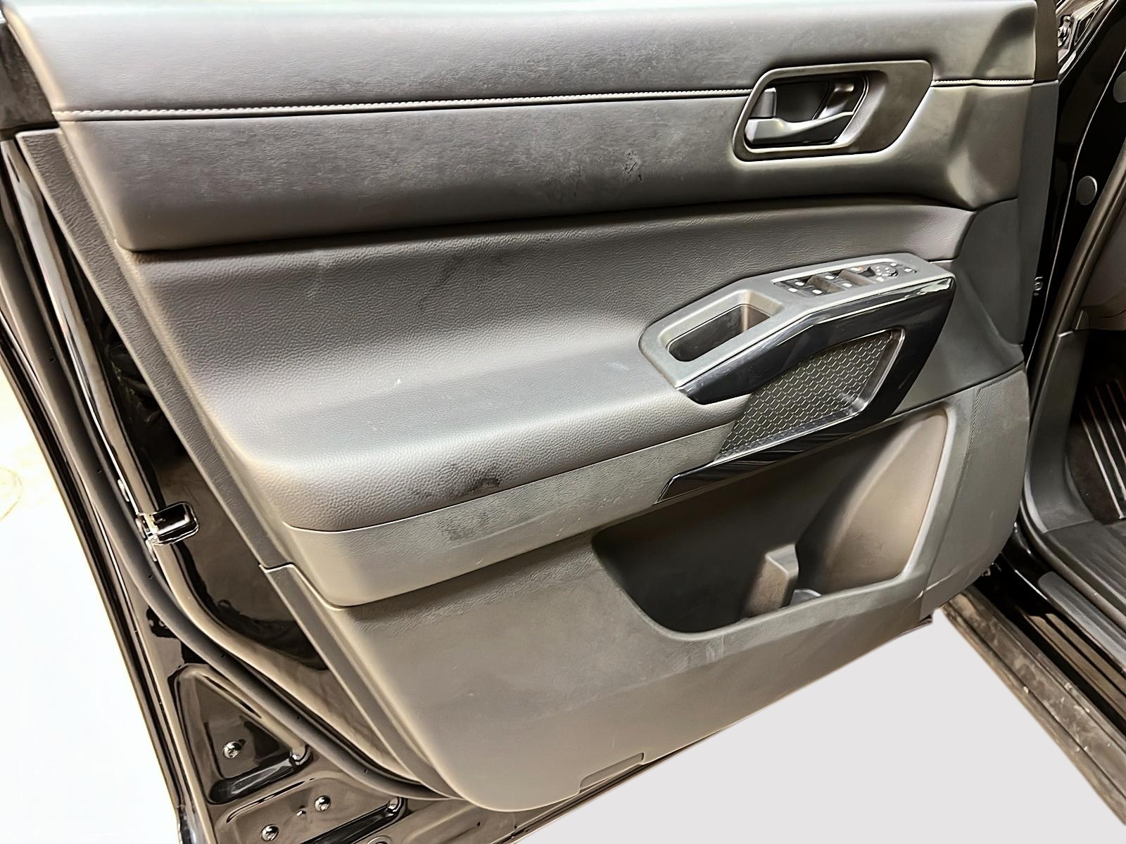 Nissan Pathfinder 2023 - Image #23