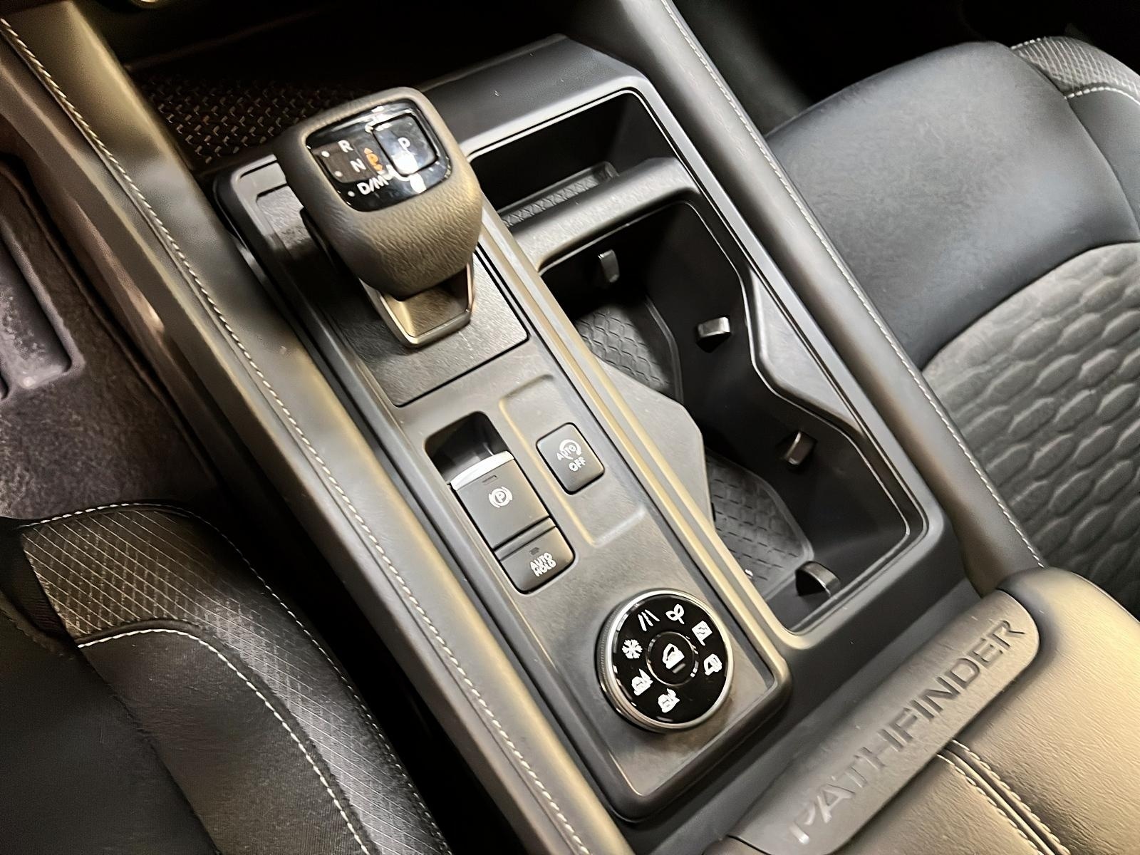 Nissan Pathfinder S 4RM 2023 - image #14