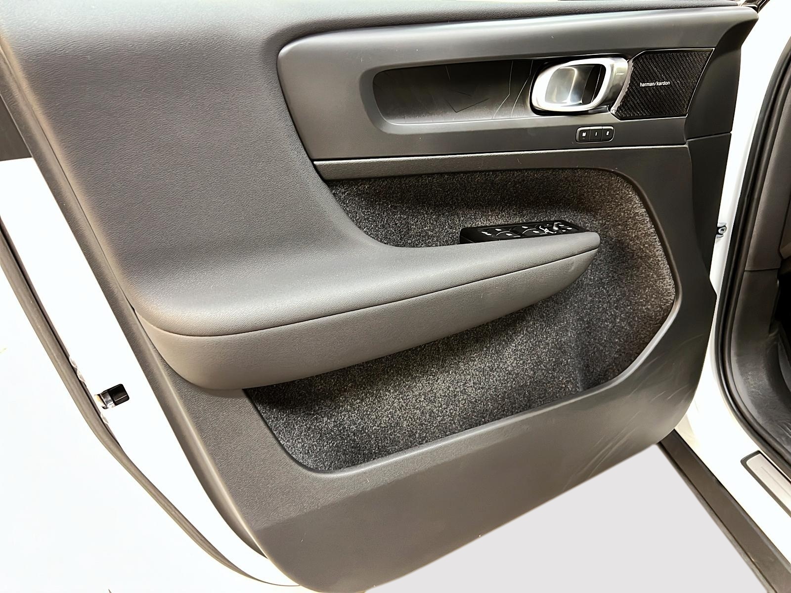 Volvo C40 RECHARGE TWIN ULTIMATE NAV 4RM 2022 - image #24