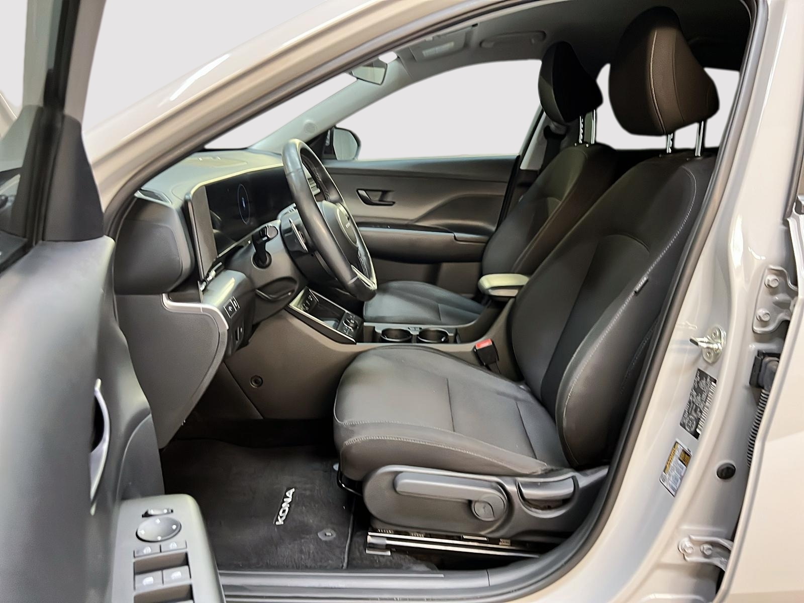 Hyundai Kona EV PREFERRED NAV 2024 - image #7