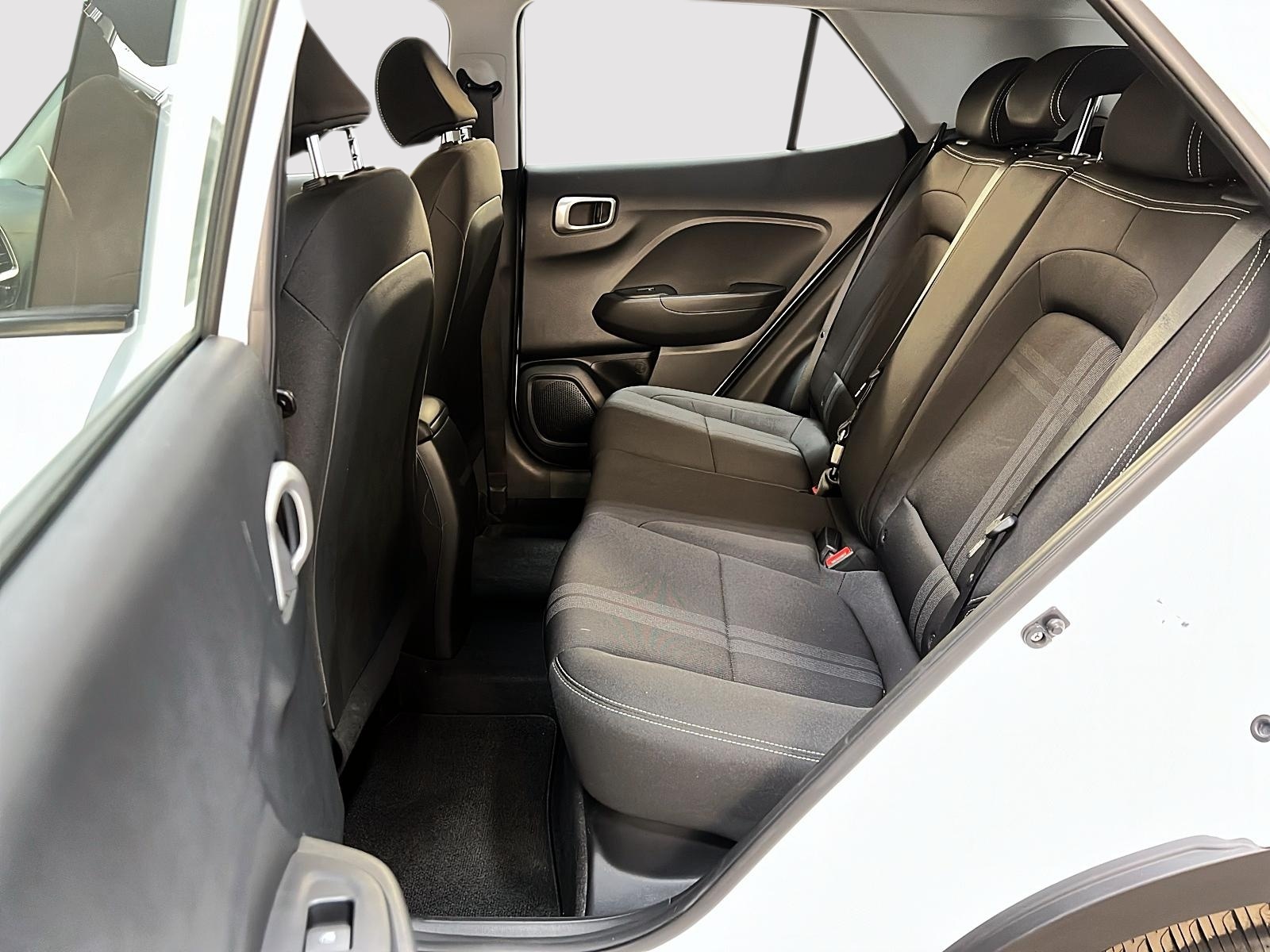 Hyundai Venue PREFERRED 2023 - image #9
