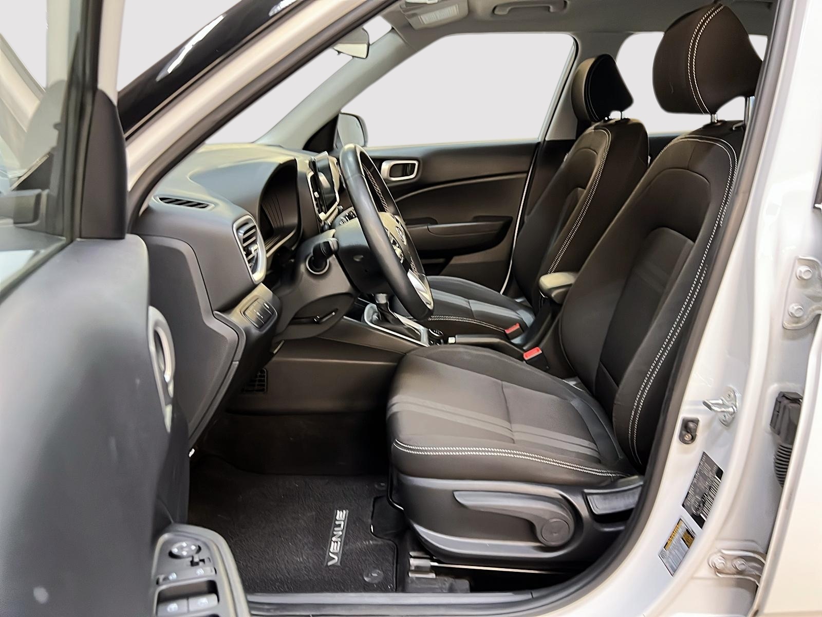 Hyundai Venue PREFERRED 2023 - image #7