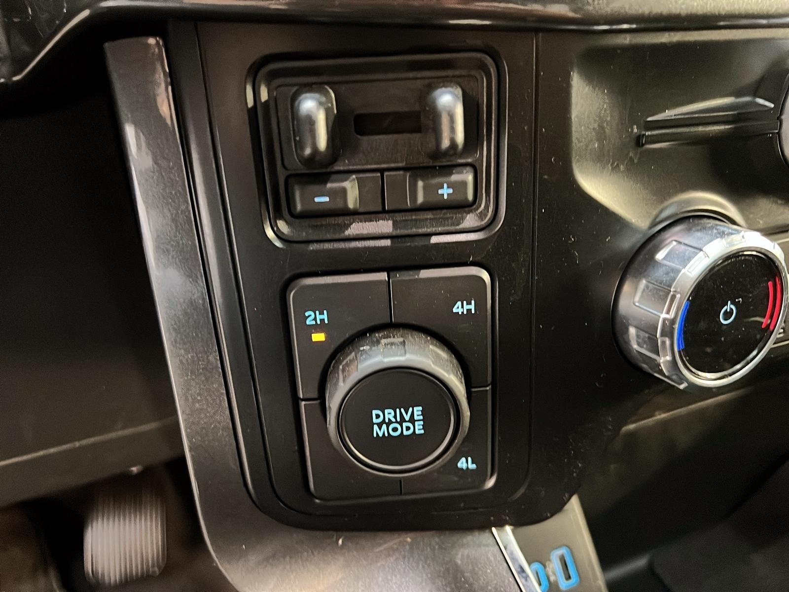 Ford F-150 XLT SUPER CREW TOIT PANO NAV 4X4 2023 - image #16