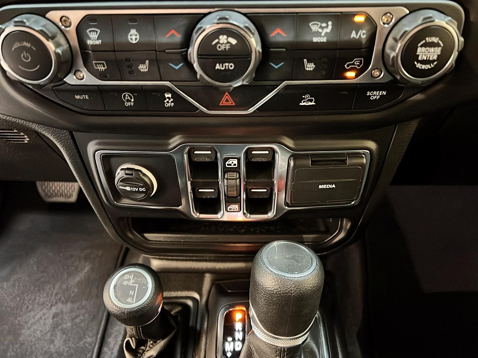 Jeep Wrangler UNLIMITED SPORT S NAV 4X4 2023 - image #14