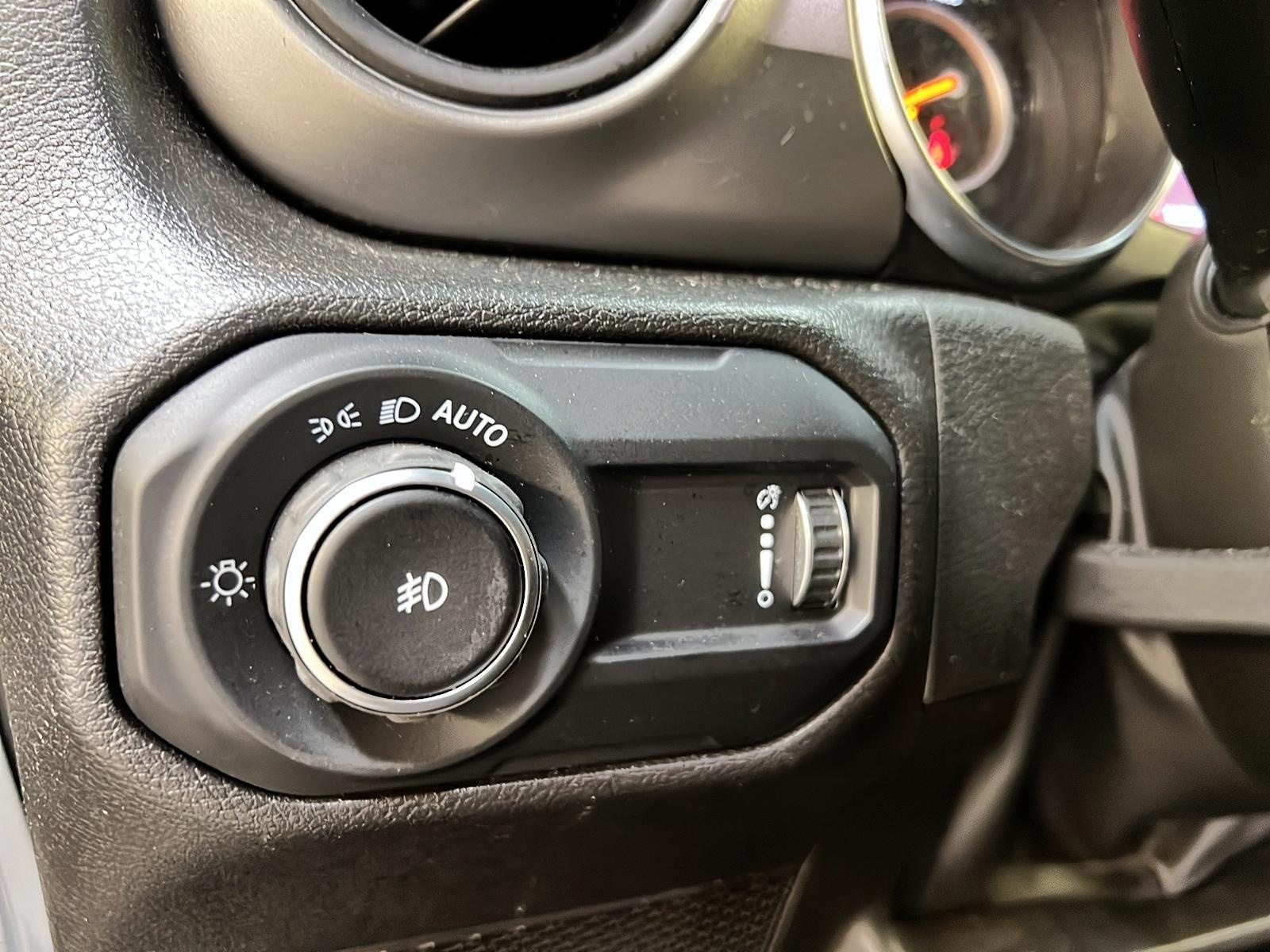 Jeep Wrangler 2023 - Image #20
