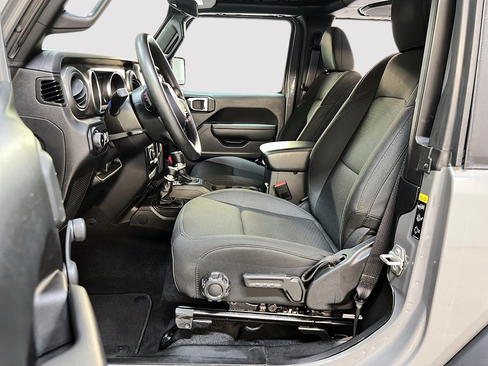Jeep Wrangler 2023 - Image #7