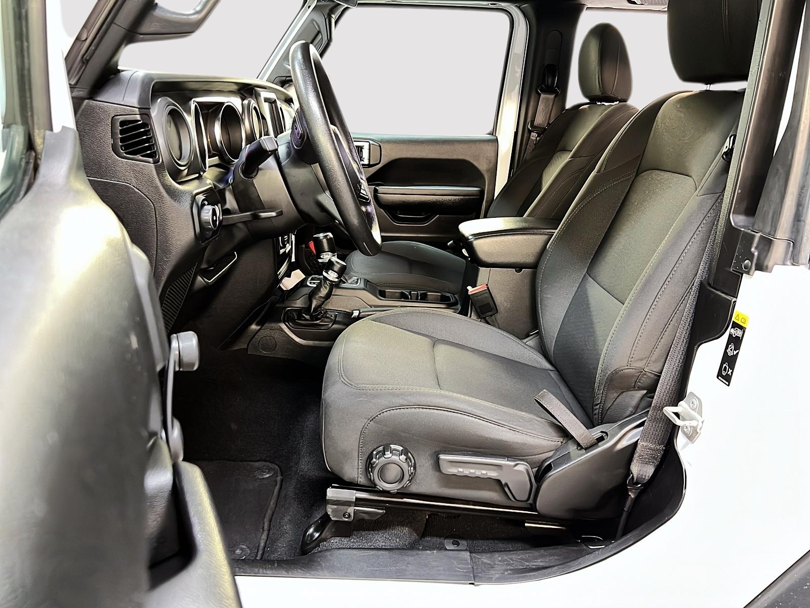 Jeep Wrangler SPORT 4X4 2023 - image #7