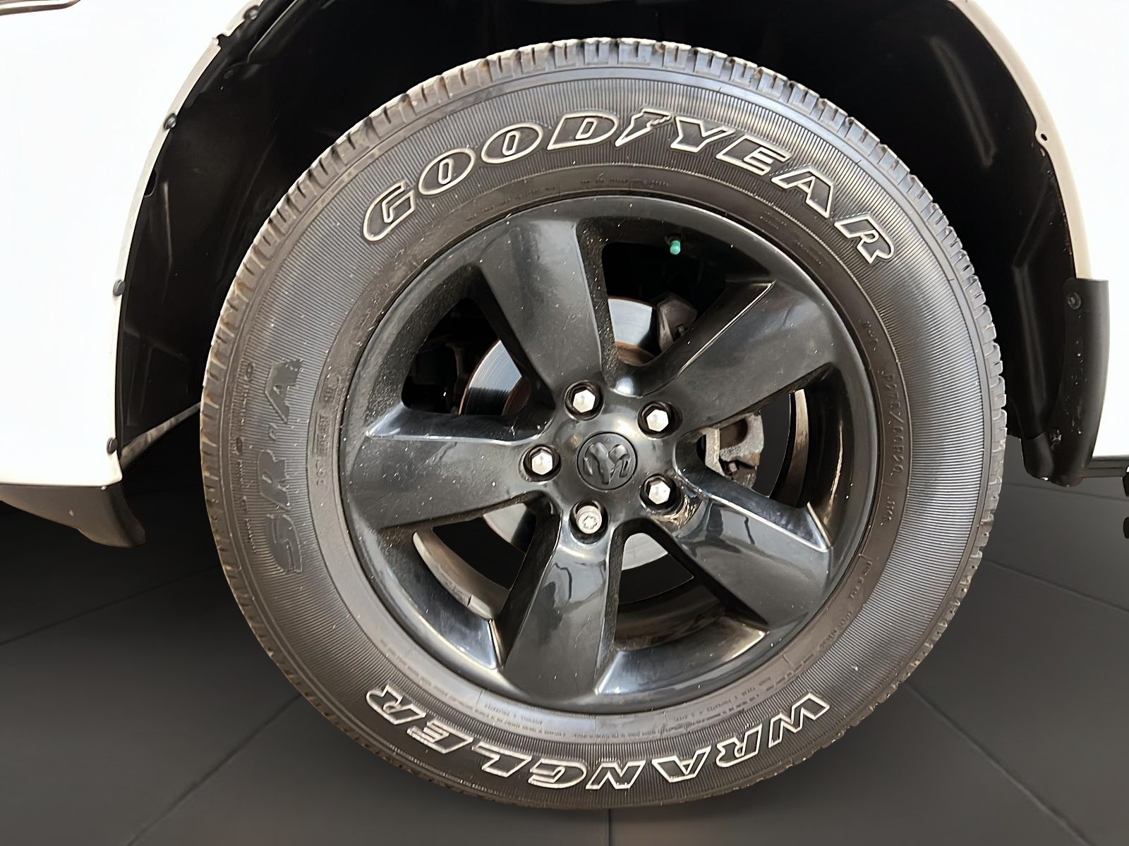 RAM 1500 Classic 2023 - Image #26