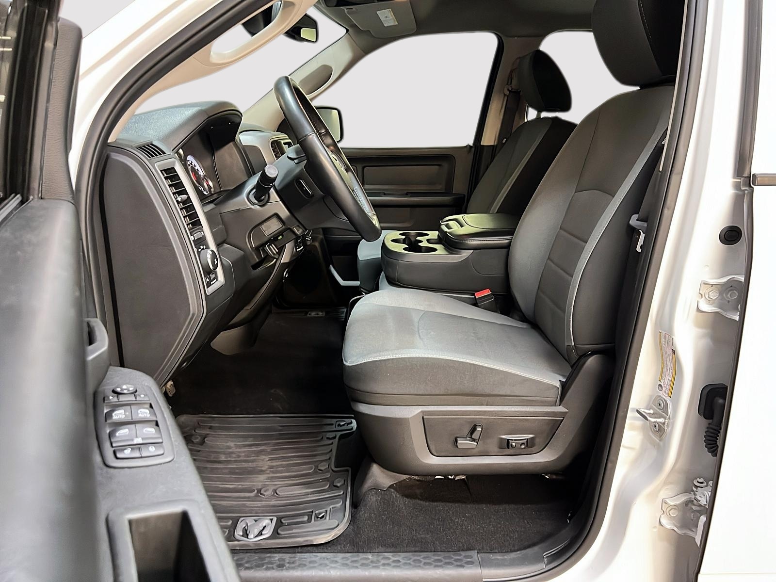 RAM 1500 Classic 2023 - Image #7