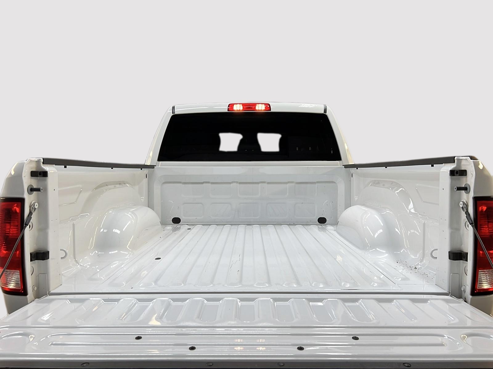 RAM 1500 Classic 2023 - Image #12