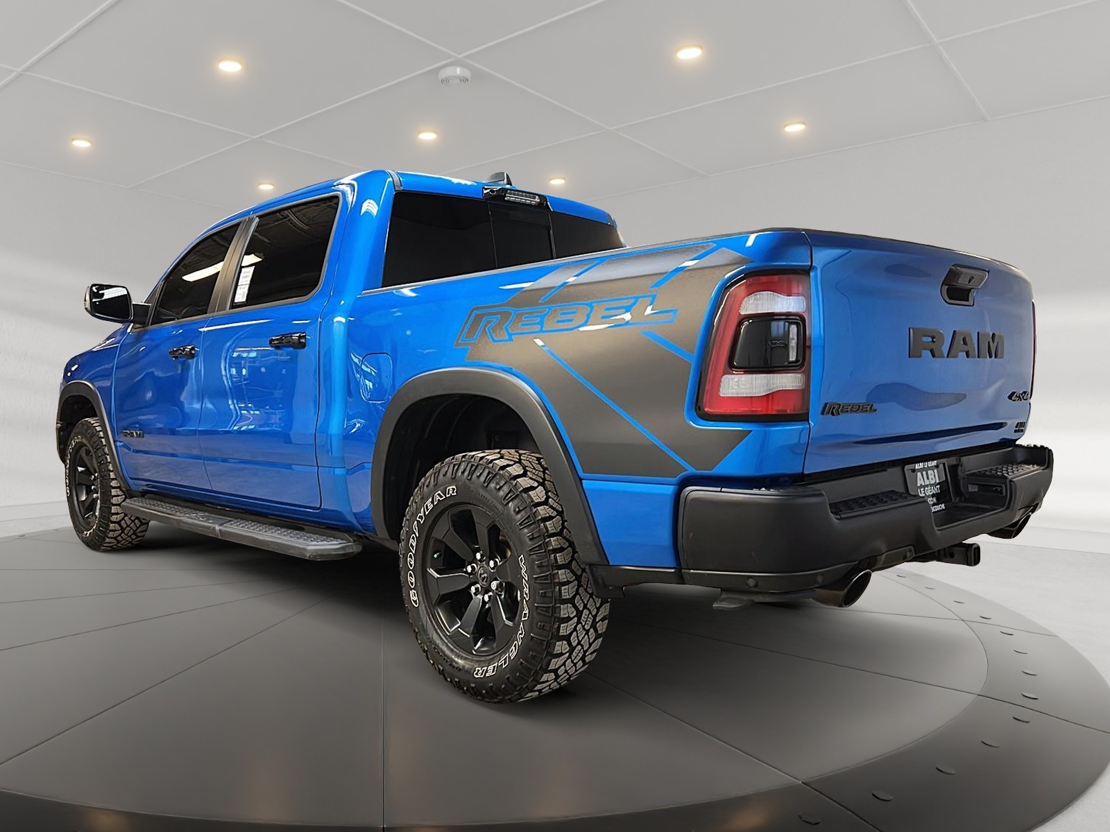 RAM 1500 REBEL NIGHT 5.7L eTORQUE CREW CAB CUIR TOIT 4X4 2023 - image #6