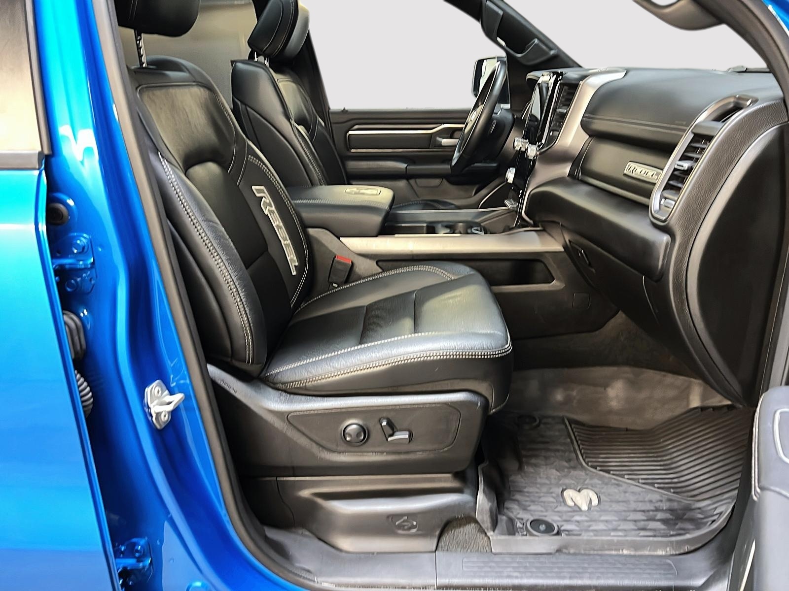 RAM 1500 REBEL NIGHT 5.7L eTORQUE CREW CAB CUIR TOIT 4X4 2023 - image #8