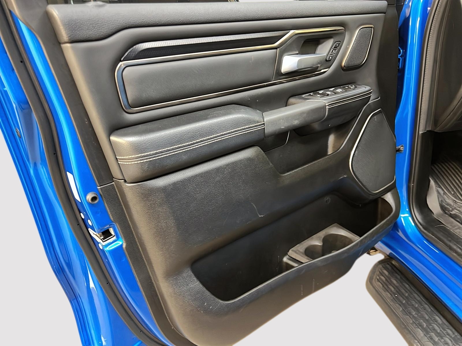 RAM 1500 REBEL NIGHT 5.7L eTORQUE CREW CAB CUIR TOIT 4X4 2023 - image #24