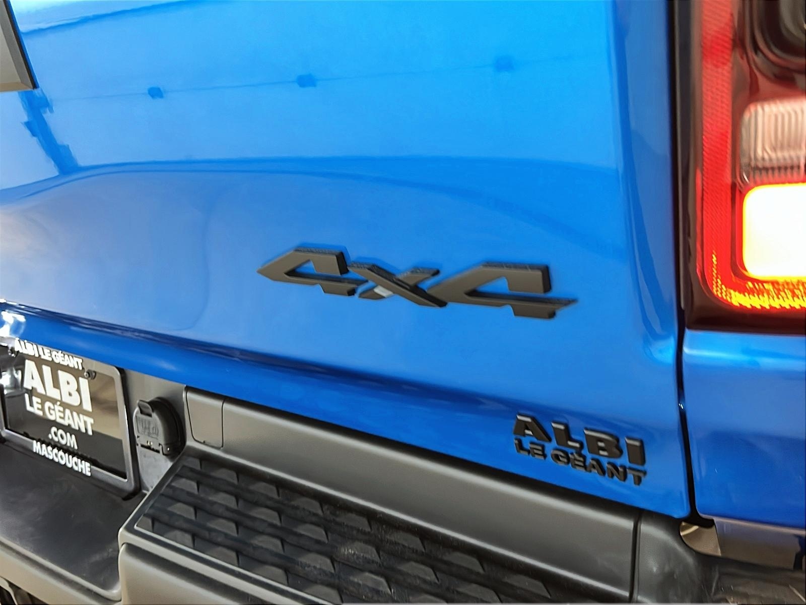 RAM 1500 REBEL NIGHT 5.7L eTORQUE CREW CAB CUIR TOIT 4X4 2023 - image #31